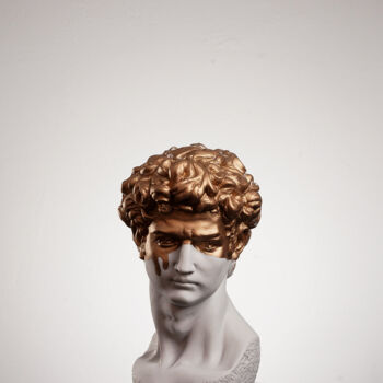 Escultura titulada "David The Golden Bo…" por Dervis Yusuf Akdemir, Obra de arte original, Resina