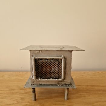 Scultura intitolato "Fireplace money bank" da Krisline, Opera d'arte originale, Metalli Montato su artwork_cat.
