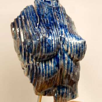 Scultura intitolato "Female Torso Fragme…" da Scott Camazine, Opera d'arte originale, Ceramica