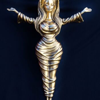 제목이 "Bronze Shesus"인 조형물 Teresa Castaneda로, 원작, 회 반죽