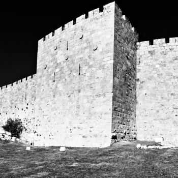 Fotografia intitolato "Upper City Ramparts…" da Joseph Anthony Quattromini, Opera d'arte originale, Fotografia non manipolata