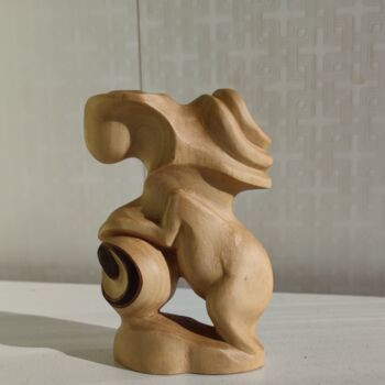 Sculpture intitulée "Praying Mantis" par Andrei Latyshev, Œuvre d'art originale, Bois