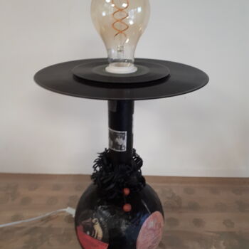 Sculpture intitulée "Lampe vintage" par Brigitte Barcelo, Œuvre d'art originale, Papier mâché