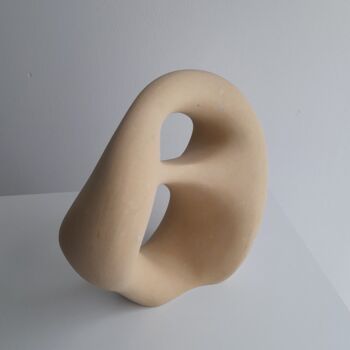 Skulptur mit dem Titel "Doppio VI" von Clark Camilleri, Original-Kunstwerk, Stein