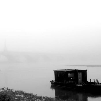 Photographie intitulée "Blois sous le broui…" par Valery Trillaud, Œuvre d'art originale, Photographie non manipulée