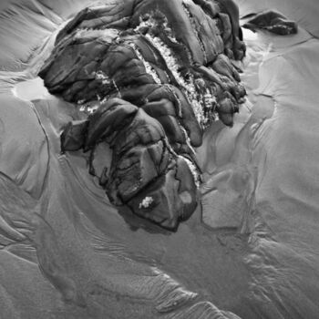 Photographie intitulée "Mangled Rock" par Jade Holing, Œuvre d'art originale, Photographie numérique
