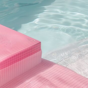 「Pool 42, 2024」というタイトルのデジタルアーツ Jil Andersによって, オリジナルのアートワーク, AI生成画像 その他の剛性パネルにマウント