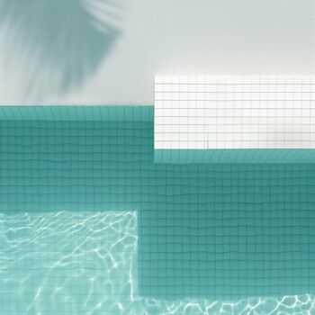 「Pool 52, 2024」というタイトルのデジタルアーツ Jil Andersによって, オリジナルのアートワーク, AI生成画像 その他の剛性パネルにマウント