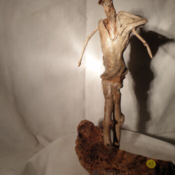Sculpture titled "Mal Fashion" by Charly Carpentier, Original Artwork, Wood