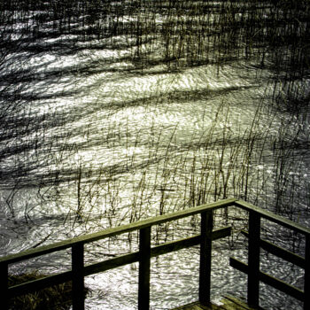 Fotografie getiteld "on the wooden pier…" door Ahmet Reha Demir, Origineel Kunstwerk, Niet gemanipuleerde fotografie