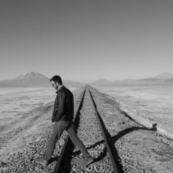 Fotografie getiteld "OUT THERE NOWHERE" door Miles Astray, Origineel Kunstwerk, Digitale fotografie