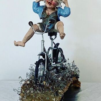 Escultura intitulada "Go grandma" por Dorienne Carmel, Obras de arte originais, Argila