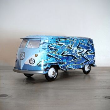 Sculpture titled "VW BLUE" by Kesa Graffiti, Original Artwork, Spray paint