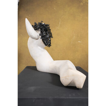 Scultura intitolato "Demonized" da Emre Aksu, Opera d'arte originale, Pietra