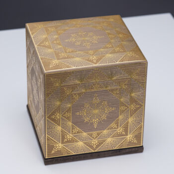 「Lidded Box with Kir…」というタイトルの彫刻 愛 今村によって, オリジナルのアートワーク, ウッド
