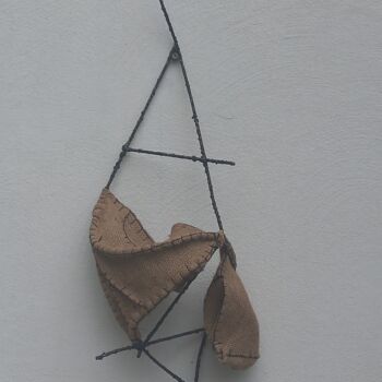 Sculpture titled "Les nids" by Coco Vewenda, Original Artwork, Metals