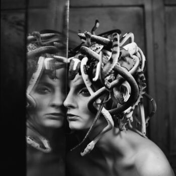 Photographie intitulée "Из серии "Горгона д…" par Alexander Demakov, Œuvre d'art originale, Photographie argentique