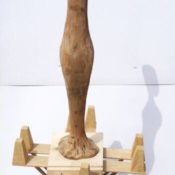 Sculpture intitulée "Grand Dame in Chess" par Reiner Poser, Œuvre d'art originale, Bois