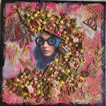 Painting titled "Lady Wizard" by Delphine Sagot, Original Artwork, Collages Mounted on Wood Stretcher frame