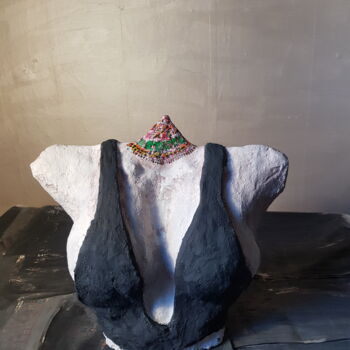 Sculpture intitulée "Cleopatra" par Oleksii Karpenko, Œuvre d'art originale, Béton