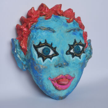제목이 "Face with a tongue"인 조형물 Margarita Felis로, 원작, 점토
