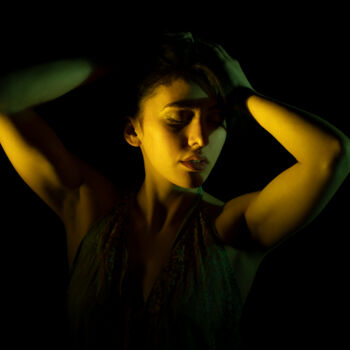 Fotografie getiteld "Pensive" door Atelier 4713, Origineel Kunstwerk, Niet gemanipuleerde fotografie