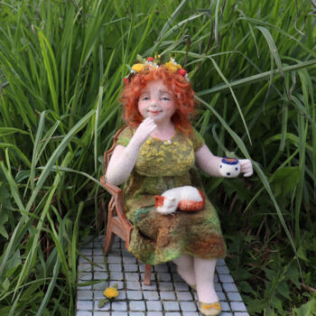 Sculpture titled "Домна Дачевна" by Anna Potapova, Original Artwork, Textile fiber
