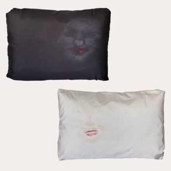 Textilkunst mit dem Titel "We had a good time" von Sasha Snegir, Original-Kunstwerk, Pigmente