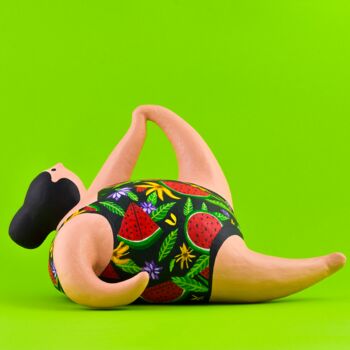 Scultura intitolato "Watermelon Girl" da Amalia Di Tecco, Opera d'arte originale, Cartapesta