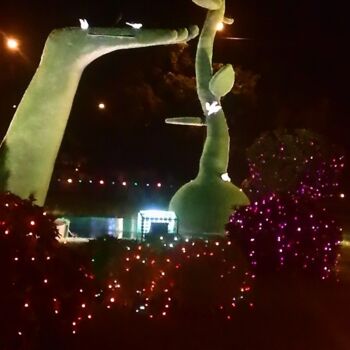Photography titled "Green Hand sculptur…" by Avik Chakravorty, Original Artwork, Digital Photography
