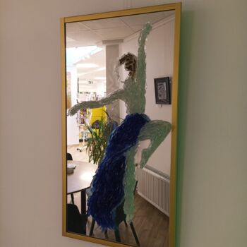 Sculpture titled "Dancer" by Vygantas Navickas, Original Artwork, Glass Mounted on Glass