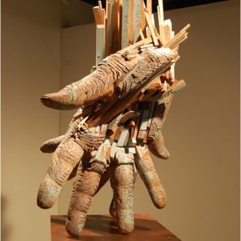 雕塑 标题为“Paired Hands (Color…” 由Andrew Ramiro Tirado, 原创艺术品, 木 安装在artwork_cat.上