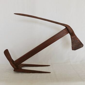 Sculpture titled "A deux mains" by Pere Marti, Original Artwork, Metals