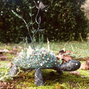 Sculptuur getiteld "Tortue fleurie" door Anouk Péré, Origineel Kunstwerk, Draad