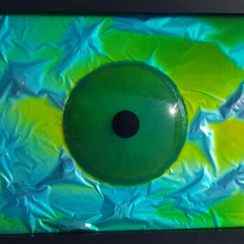 Sculpture titled "green eye" by Baptiste P-L, Original Artwork, Resin Mounted on Wood Panel
