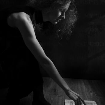 제목이 "Reader II"인 사진 Grigore Roibu로, 원작, 디지털