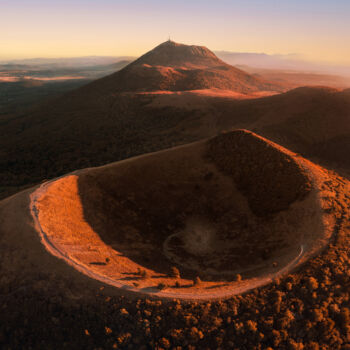 Photographie intitulée "Puy-de-Dôme #2" par Loïc Cancade, Œuvre d'art originale, Photographie numérique