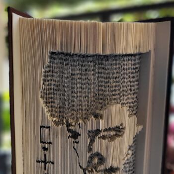 Sculpture titled "2024-10-MATOUB 2" by Sye, Original Artwork, Paper