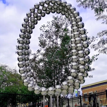 Sculpture intitulée "Pearl Moon Infinity" par Plamen Yordanov, Œuvre d'art originale, Métaux