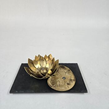 雕塑 标题为“Golden lotus 1” 由Kent Knapp, 原创艺术品, 金属