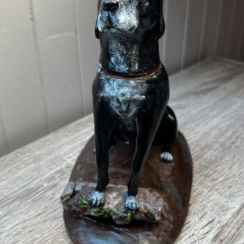 Sculpture titled "Chacha en cavale" by Roxane Chaplet, Original Artwork, Clay