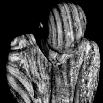 Fotografie mit dem Titel "Le Golum" von Hervé Gergaud, Original-Kunstwerk, Analog Fotografie
