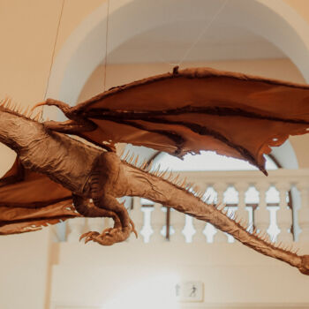 Sculpture intitulée "Giant dragon sculpt…" par Alexandr Subbotin, Œuvre d'art originale, Papier mâché