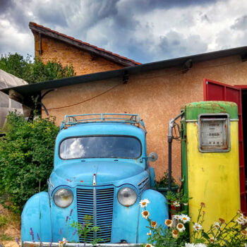 Photography titled "Juvaquatre Renault" by Marc Rémy, Original Artwork, Non Manipulated Photography
