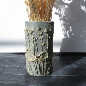 Sculpture intitulée "Golden lavender gyp…" par Alena Panchenia, Œuvre d'art originale, Plâtre