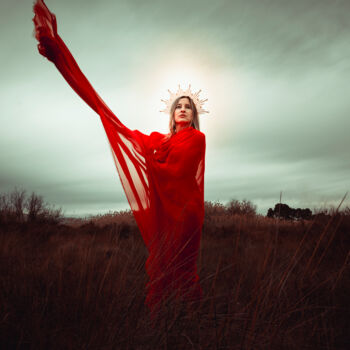 Photographie intitulée "Dama Roja" par Jorge Kánovas, Œuvre d'art originale, Photographie numérique