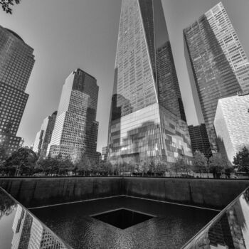 Photographie intitulée "Ground Zero Memoria…" par Charles Guy, Œuvre d'art originale, Photographie non manipulée Monté sur A…