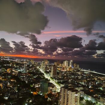 Photography titled "El Vedado desde la…" by Catherine Gau, Original Artwork, Non Manipulated Photography Mounted on Aluminium