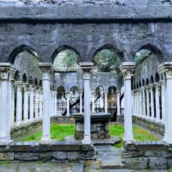 Photographie intitulée "Le cloître de Sant’…" par Emma Laflute, Œuvre d'art originale, Photographie non manipulée