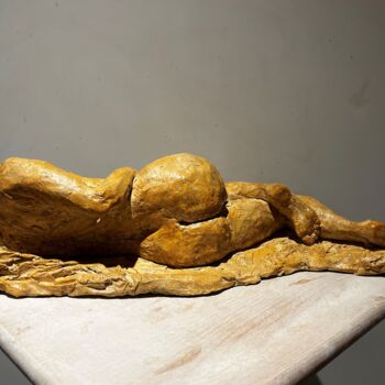 Sculpture titled "LE REPOS" by Carol Saint Georges, Original Artwork, Clay